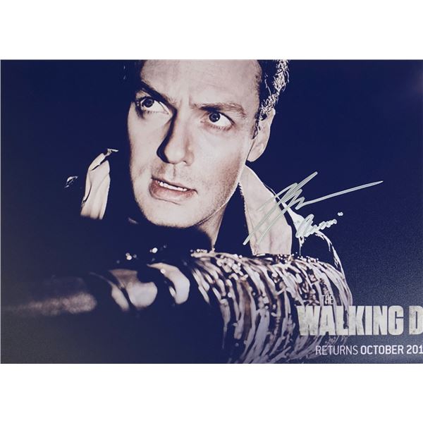 Autograph Signed  Walking Dead Photo