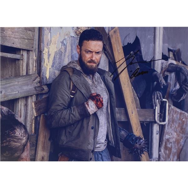Autograph Signed  Walking Dead Photo