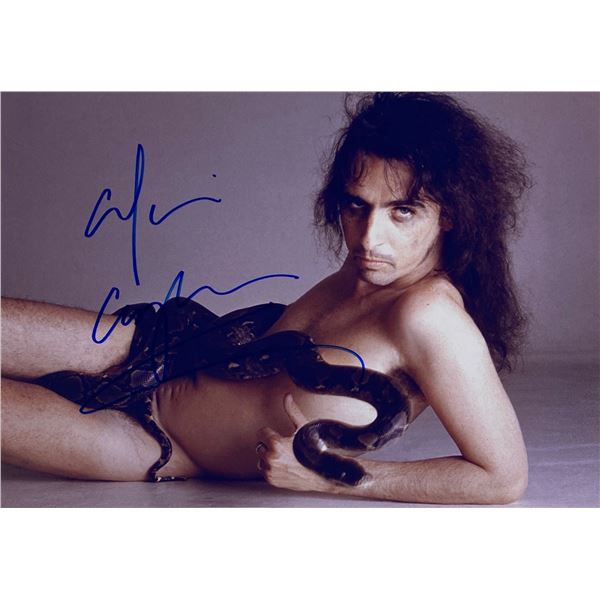 Autograph Signed  Alice Cooper Photo