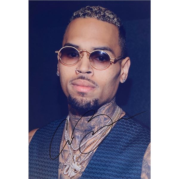Autograph Signed  Chris Brown Photo