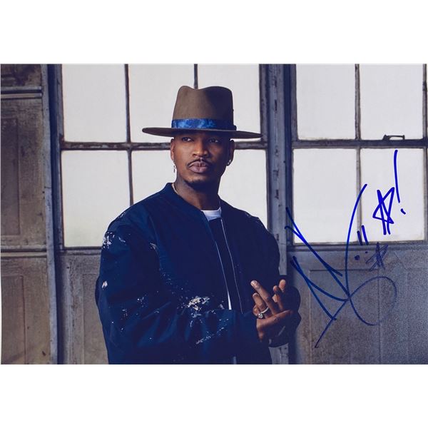 Autograph Signed  Ne-Yo Photo