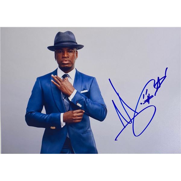 Autograph Signed  Ne-Yo Photo