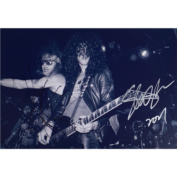 Autograph Signed  Guns N Roses Photo