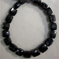 173 CTS BLACK SPINEL STRAND 7x7 MM