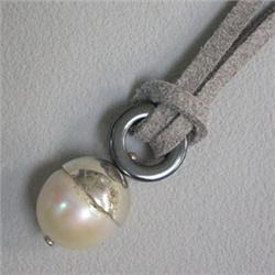 S. SILVER 13 MM SOUTH SEA PEARL AND HEMATITE UNISEX PENDANT - 27 MM LONG