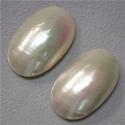 26x16 MM PAIR OF OVAL MOTHER OF PEARL CABOCHONS