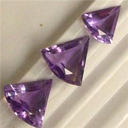 3.34 CTS LOT OF TRIANGLE SHAPED AMETHYST - DIFFERENT SIZES
