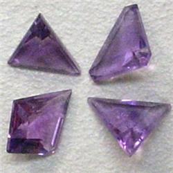 3.91 CTS LOT OF TRIANGLE SHAPED AMETHYST - DIFFERENT SIZES