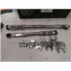 Image 3 : tool box & torque wrenches