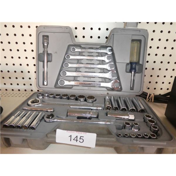 Craftsman socket & wrench set