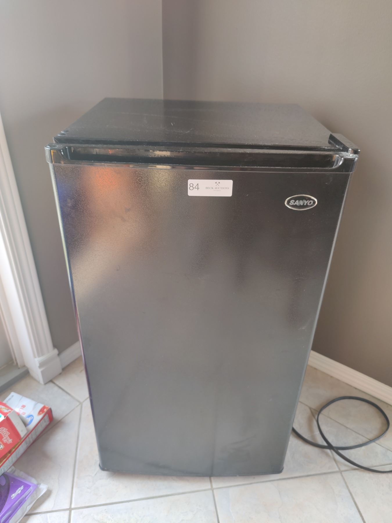 Sanyo SR3620K Mini Fridge (Tested, Works)