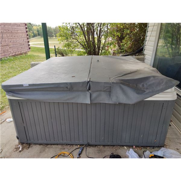 DynastySpas 6-Person Jacuzzi Hot Tub (Tested, Works)