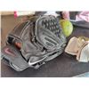 Image 4 : Easton Ladies Baseball/Softball Bag with 3 Bats, Nike Catcher Mitt, Batting Gloves