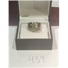 Image 1 : 10K White Gold Diamond Ring