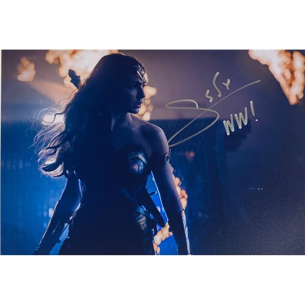 Photo Gal Gadot Format A4 Signée - Reproduction 20,3x27,9 Cm