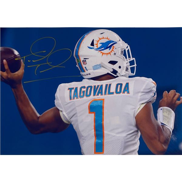 Autograph Signed Tua Tagovailoa Photo