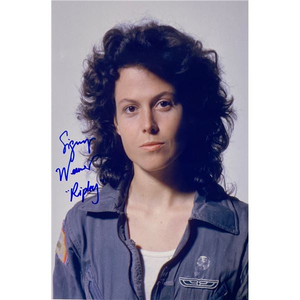 Autograph Signed Alien Sigourney Weaver Photo