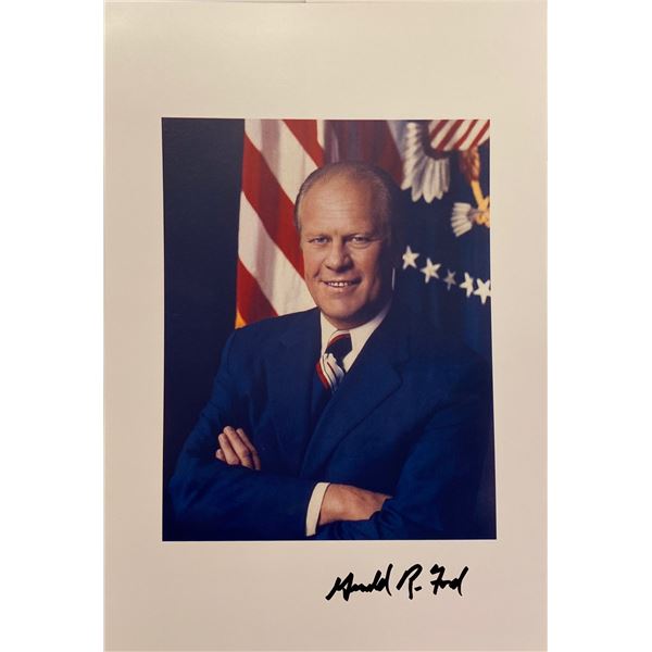 Autograph Signed Gerald Ford Photo