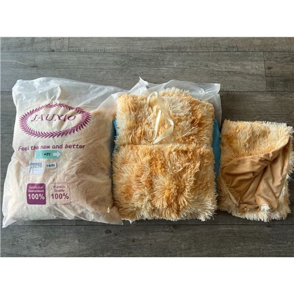 *NEW* Lot Of 2 Shaggy/Fuzzy Duvet Covers - Twin Size