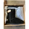 Image 3 : *NEW* Lot Of 3 Pairs Of Amelia Sheep Skin Boots