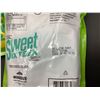 Image 2 : Mondoux Sweet Sixteen Assorted Gummy Candy (2 x 400g)