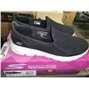 Image 1 : Skechers Ladies Size 9 Sneakers - OPEN BOX ITEM, SOLD AS IS