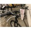 Image 4 : Infinity Boss Three Disc Floor Model Mountain Bike grey - OPEN BOX ITEM, SOLD AS IS