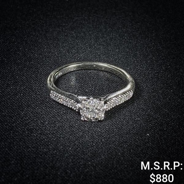 1.4 DWT 10 KT Wht Gold w/ Dimd Lining Ring Sz: 5