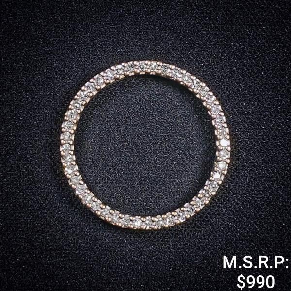 1 DWT 10 KT Gold Circle Pendant w/ Dimd Lining