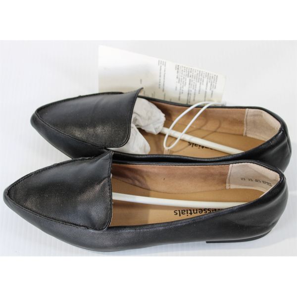 AMAZON ESSENTIALS WOMENS FLAT LOAFER SHOES