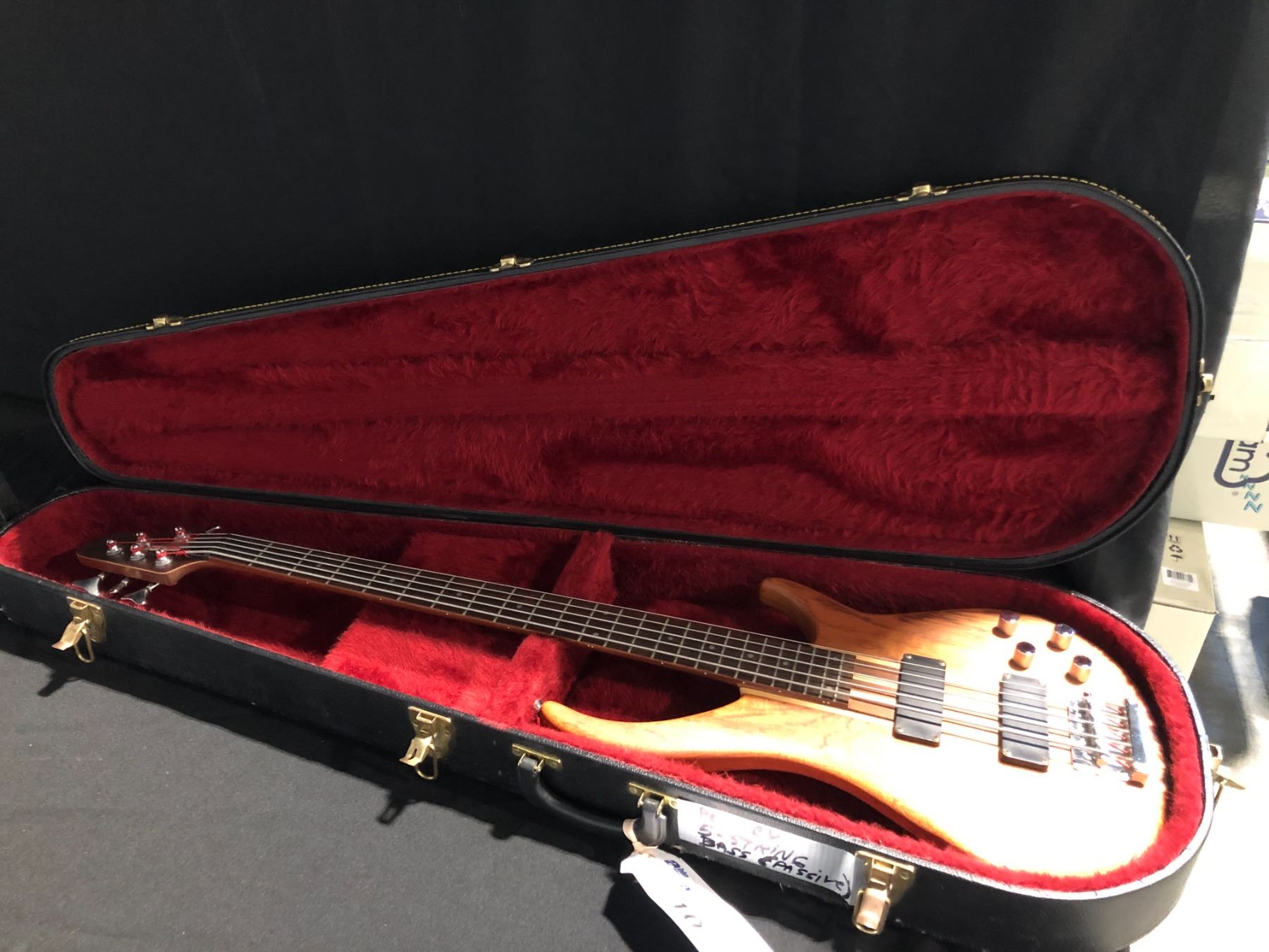 PEAVEY GRIND BXP 5 STRING BASS. MAHOGANY W/ MAPLE STRINGERS, ROSEWOOD ...
