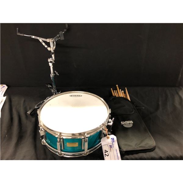 CANWOOD CUSTOM MAPLE SNARE DRUM, 14", WITH STAND, STICK BAG, AND ASSORTED DRUMSTICKS, DRUM IS