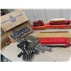 Image 2 : Lionel Model 1599 Texas Special Train Set with Cars with Boxes, Track, Transformer & Original Box - 