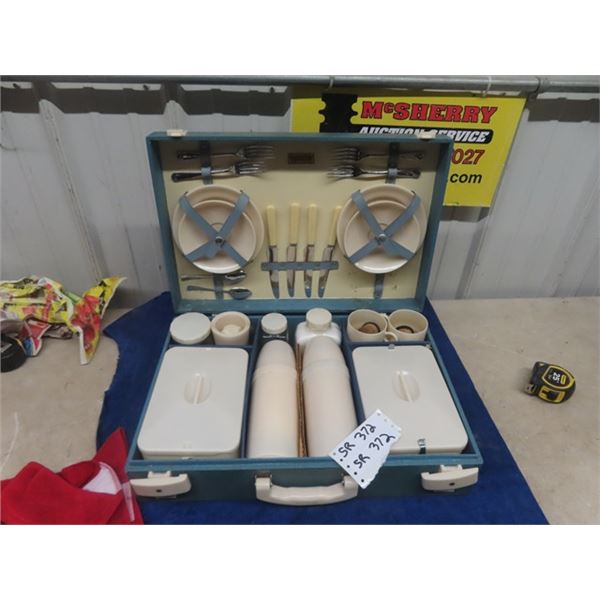 Brexton Picnic Set with Fitted Case