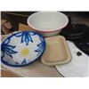 Image 2 : 2 Enamel Bowls + Several Enamel Lids