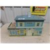Image 1 : Nice Tin 2 Story Doll House - Unmarked