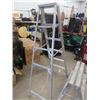 Image 3 : 6' Aluminum Step Ladder & 23" Aluminum Saw Horse