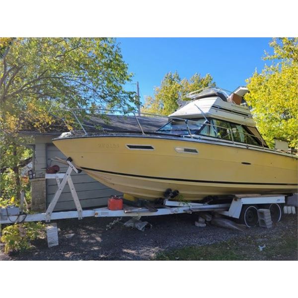 *OFFSITE  East St Paul- CALL -204-338-3481 FOR VIEWING*1977 Sea Ray 24'  240 Sedan Boat with 1977 Me