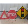 Image 1 : 3 Street Signs; Stop, Yield & Stop Light