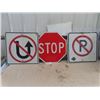 Image 1 : 3 Street Signs; Stop, No U-Turn & No Parking