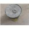 Image 2 : John Deere Snowmobile Oil Quart Can full with Product
