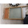 Image 2 : 2 Wash ? - 1 Metal, 1 Glass & 2 Convex Mirrors