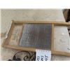 Image 4 : 2 Wash ? - 1 Metal, 1 Glass & 2 Convex Mirrors