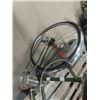 Image 4 : Eaton's Pedal Bike