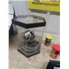 Image 3 : Shop Light, Small Aquarium with Supplies