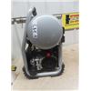 Image 2 : Maximum Whisper-Tech Air Compressor 4 Gal