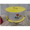 Image 3 : Vintage Pie + Cake Making Items ; Pyrex + Blue Ribbon