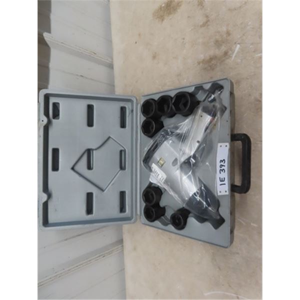 Powerfist 3/4" Impact Gun & Sockets - Like New in Case - Missing Socket