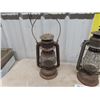 Image 2 : 3 Old Beacon Barn Lanterns