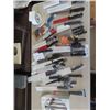 Image 7 : Huge Lot of Knives 25 +  some new in Plastic, 20 pc Debbie Travis Flatware Set